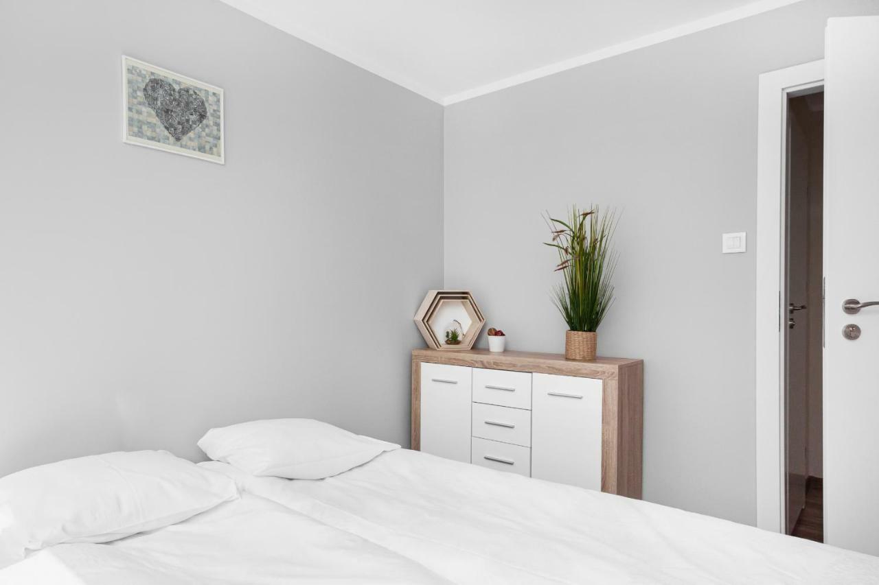 Apartments Warsaw Solidarnosci By Renters المظهر الخارجي الصورة